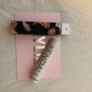 Kylie x Kendall blush in Runway